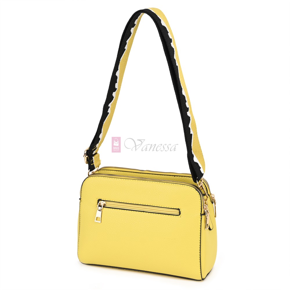 Дамска чанта от висококачествена еко кожа в жълт цвят Код: 86701